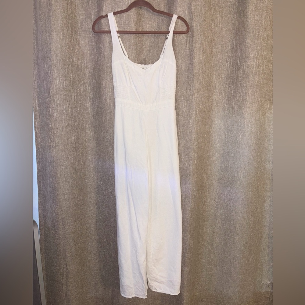 Women’s Hollister Linen Blend White Sleeveless Jumpsuit Size Small